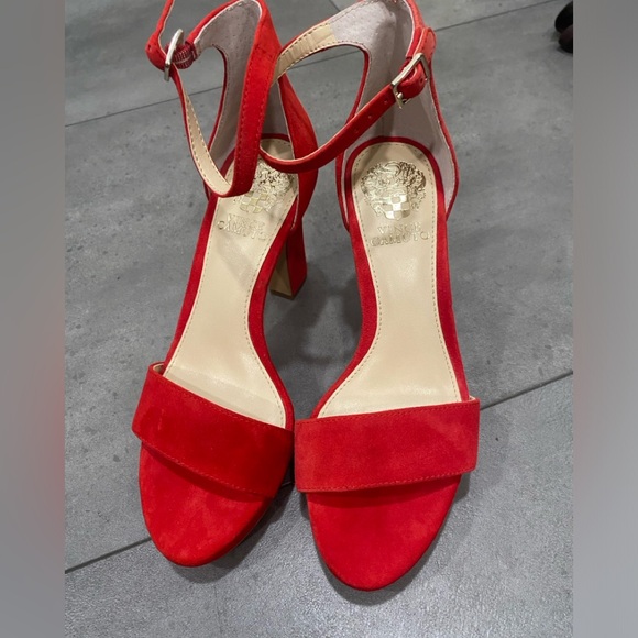 FINAL PRICE💚👠EUC Vince Camuto Women's Tan and Sathina Red Suede Heels size 6 - Picture 6 of 13